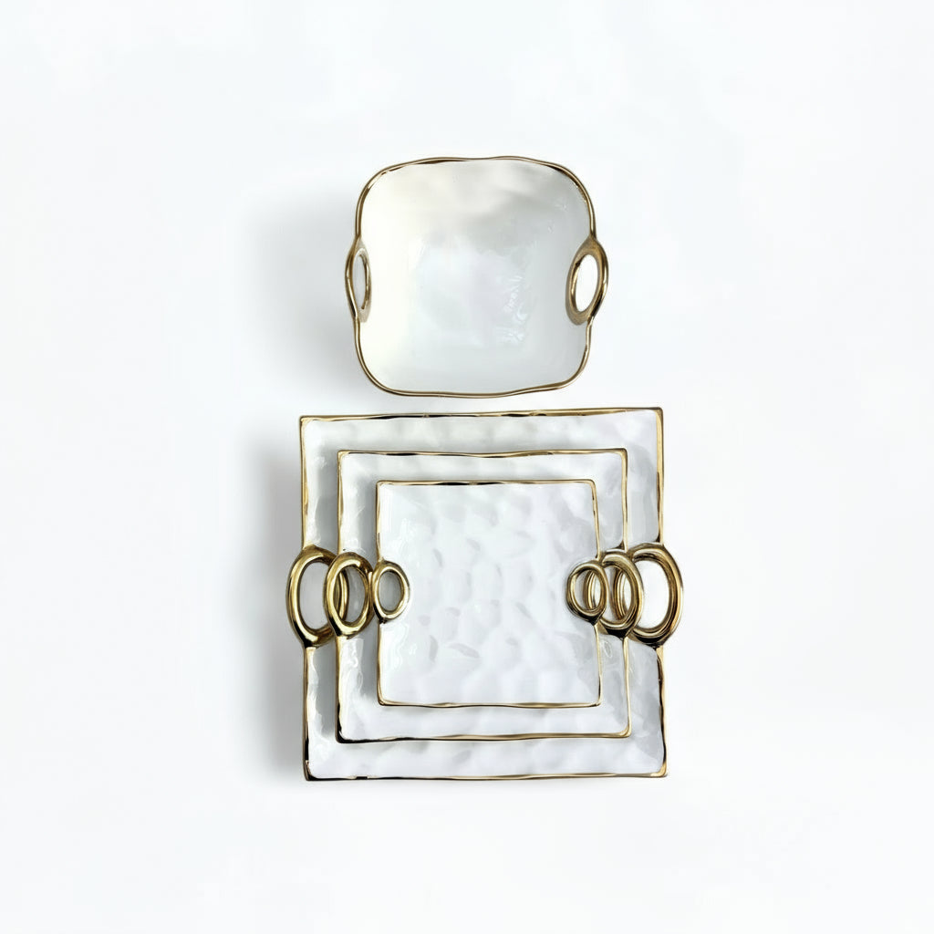 Klara Skål – Vågigt Porslin med Elegant Guldkant