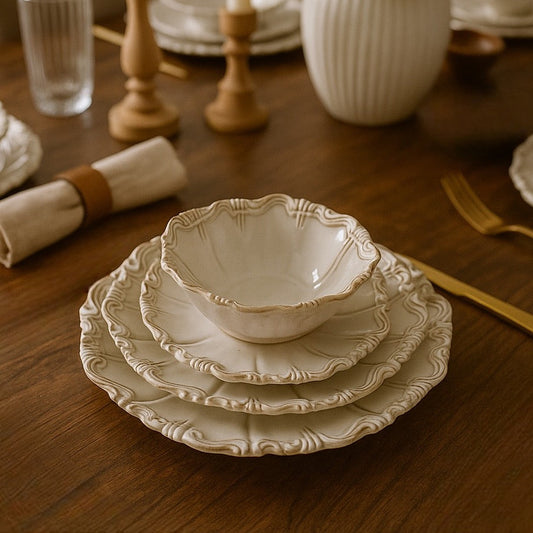 Cynthia Tallrik – Rund Porslinstallrik i Tre Storlekar